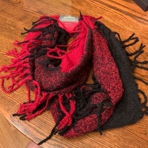 NWT Brits Knits red and black infinity scarf